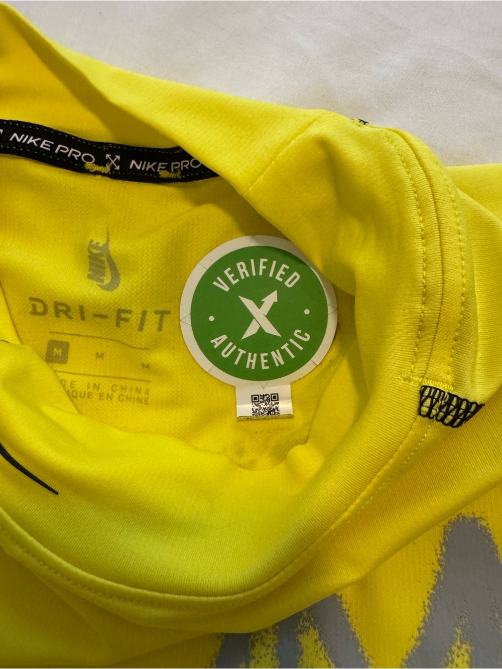 Off-White x Nike Women’s Yellow Dry Fit Shirt - Picture 6 of 8